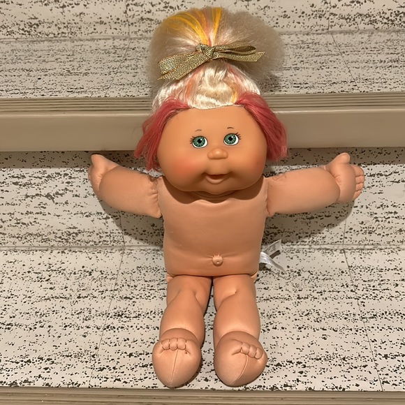 Cabbage Patch Kid 2005 - Picture 3 of 11